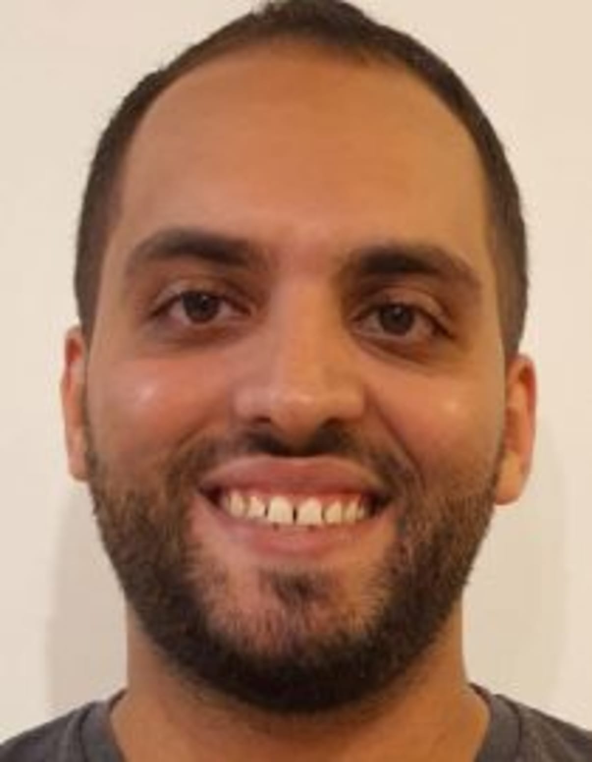 תמונת פורטרט של בעל המקצוע