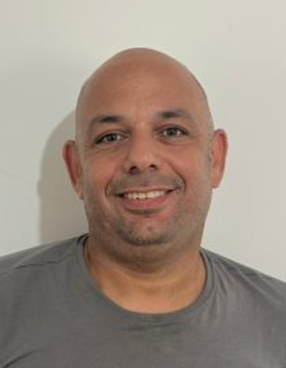 תמונת פורטרט של בעל המקצוע