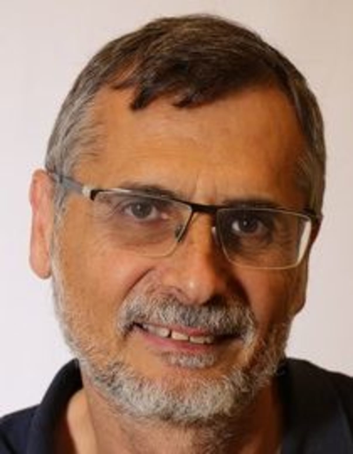 תמונת פורטרט של בעל המקצוע