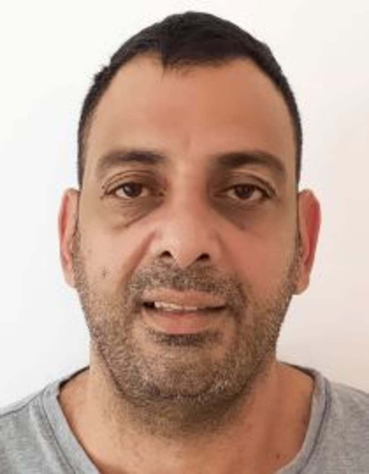 תמונת פורטרט של בעל המקצוע