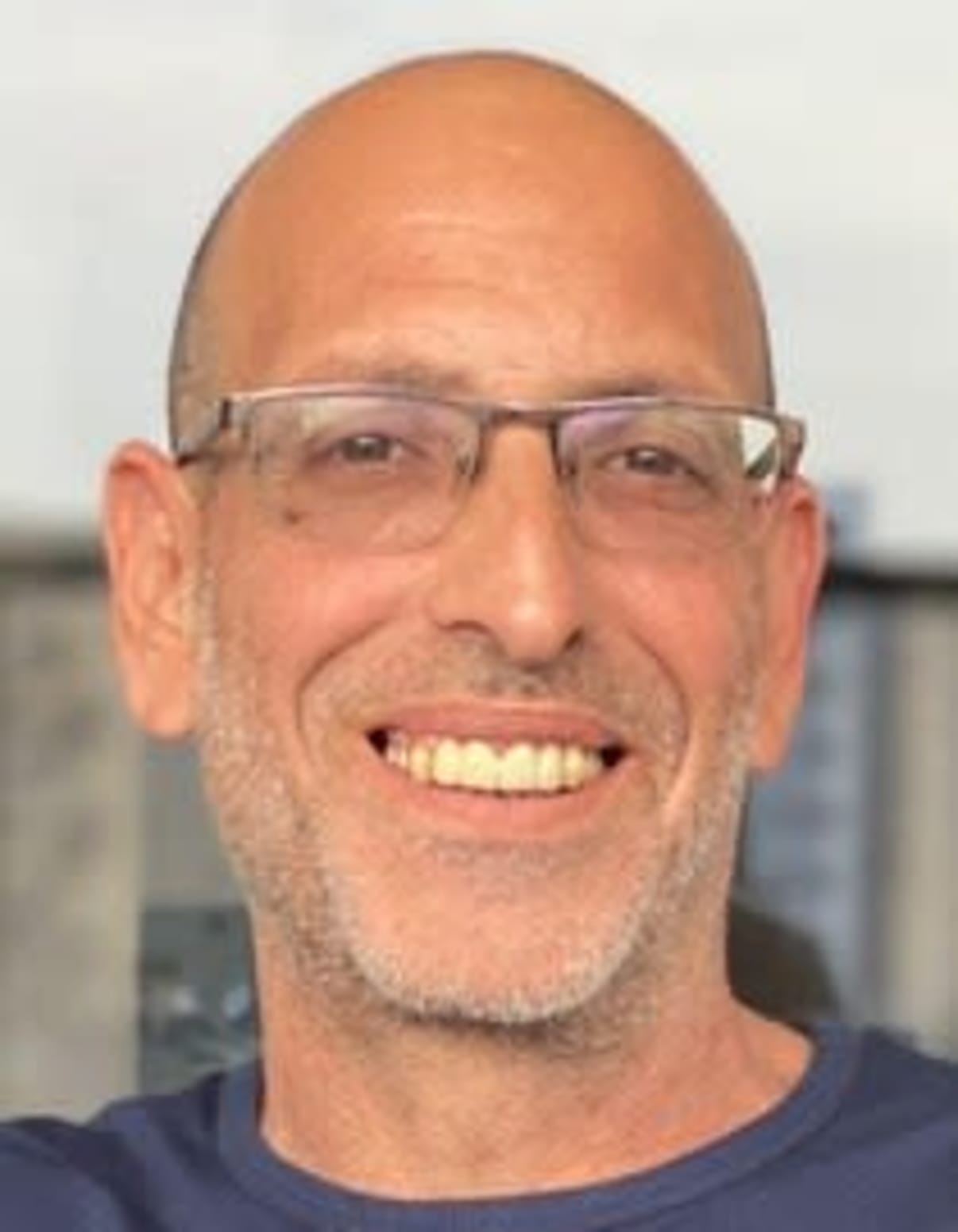 תמונת פורטרט של בעל המקצוע