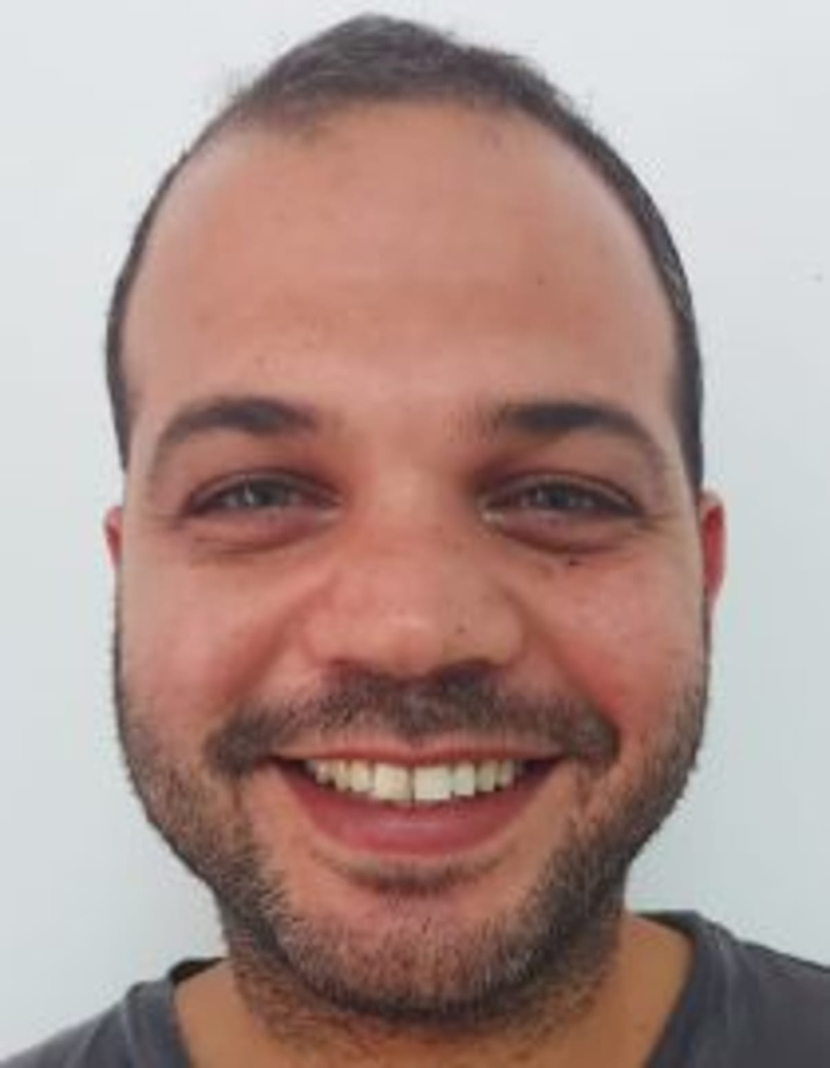 תמונת פורטרט של בעל המקצוע