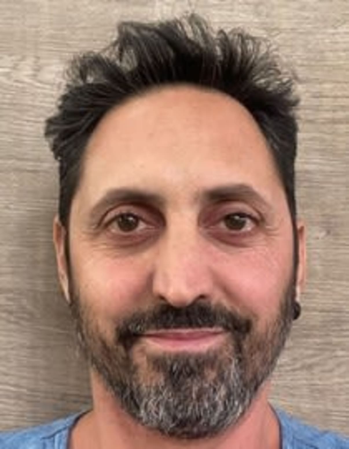 תמונת פורטרט של בעל המקצוע