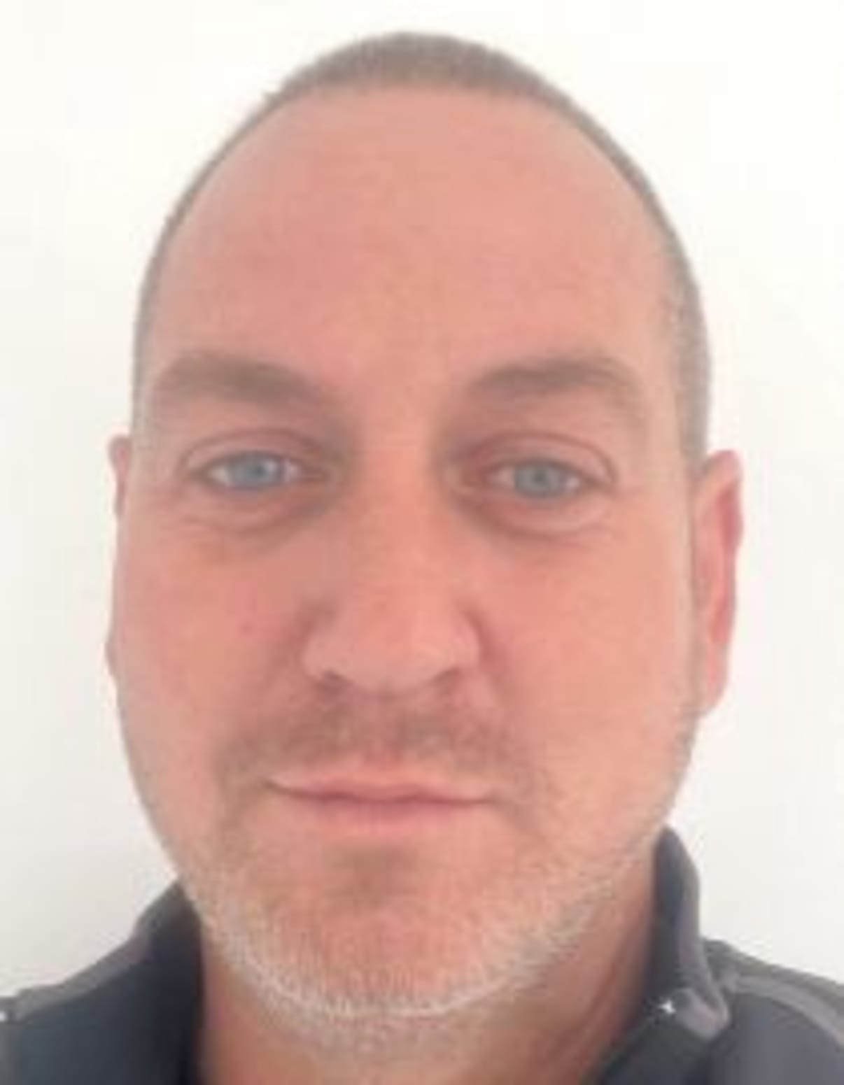 תמונת פורטרט של בעל המקצוע