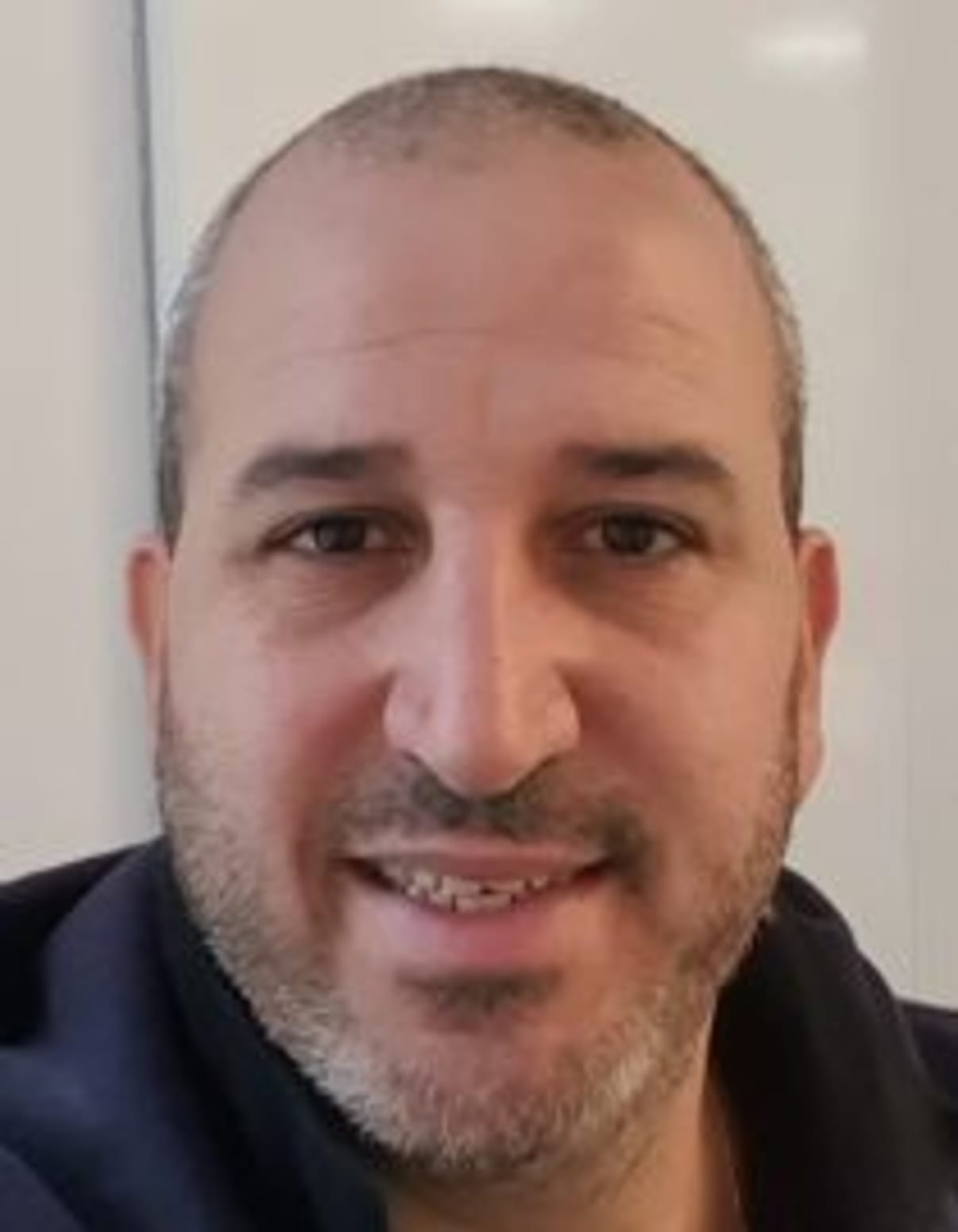 תמונת פורטרט של בעל המקצוע