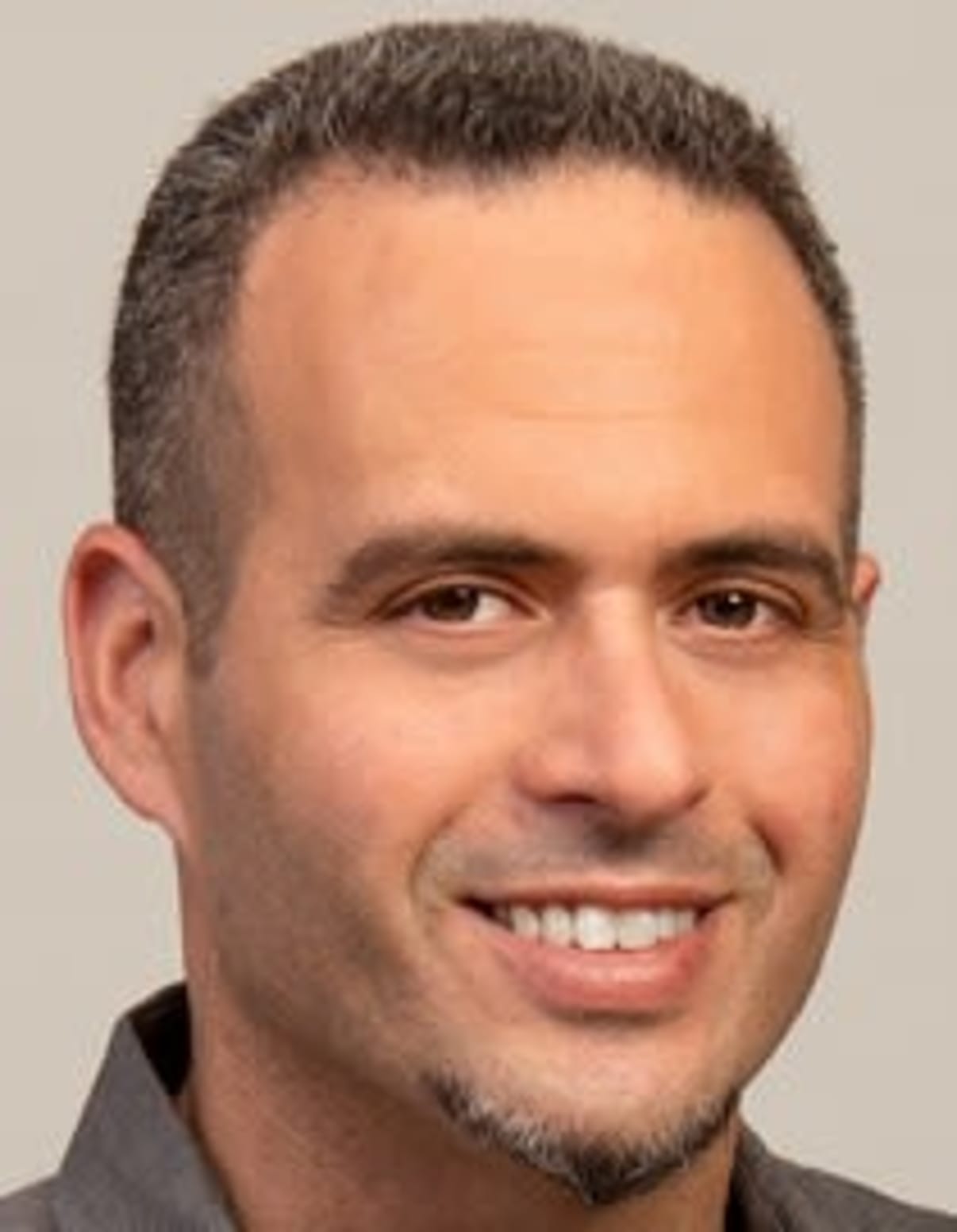 תמונת פורטרט של בעל המקצוע