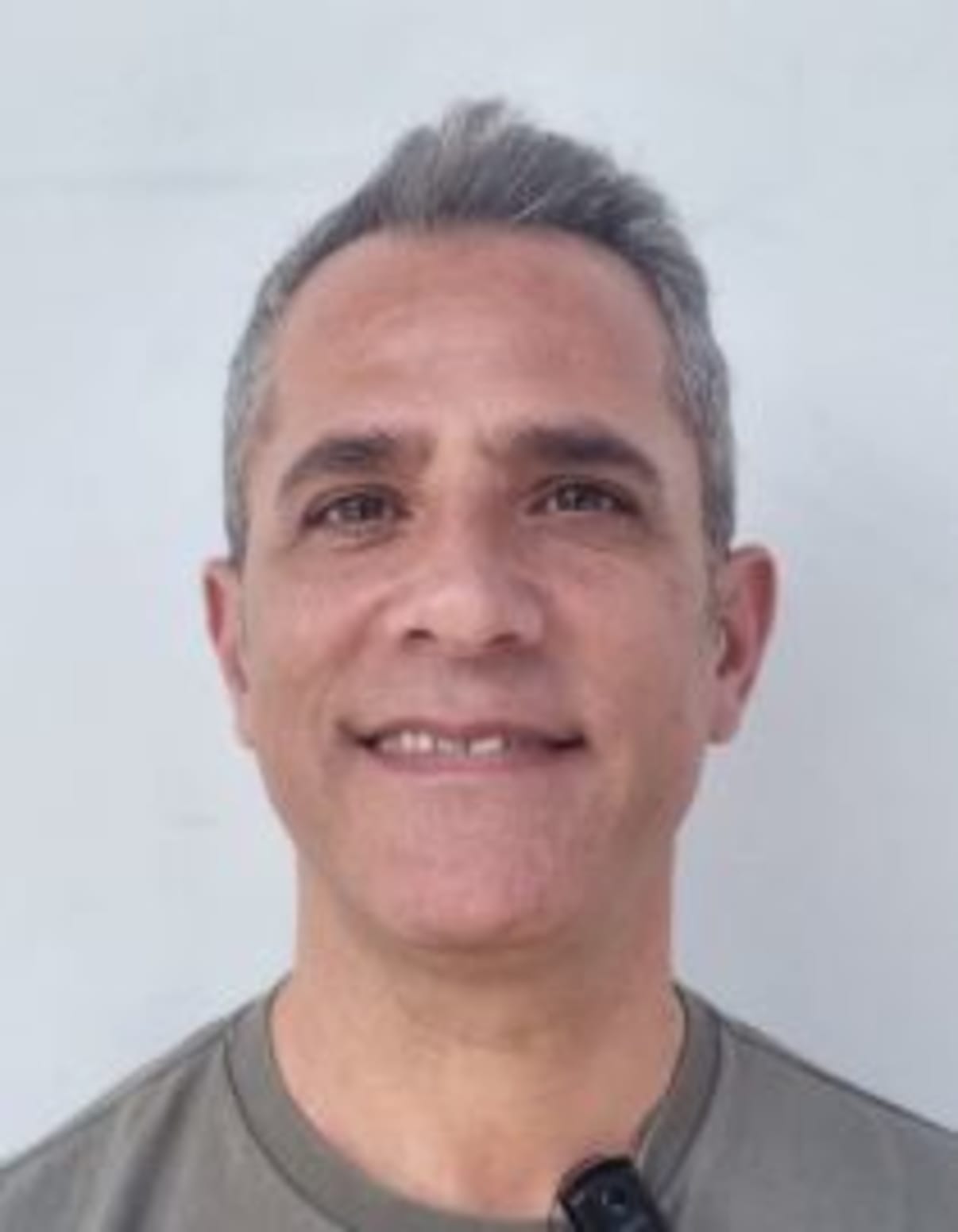 תמונת פורטרט של בעל המקצוע