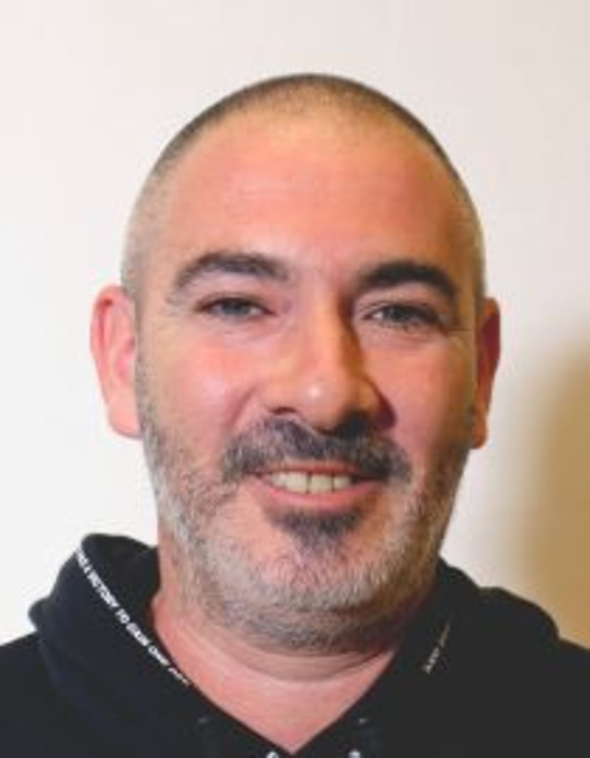 תמונת פורטרט של בעל המקצוע