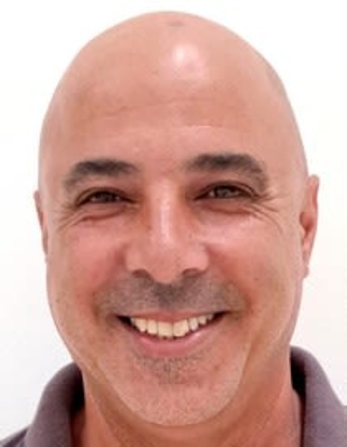 תמונת פורטרט של בעל המקצוע