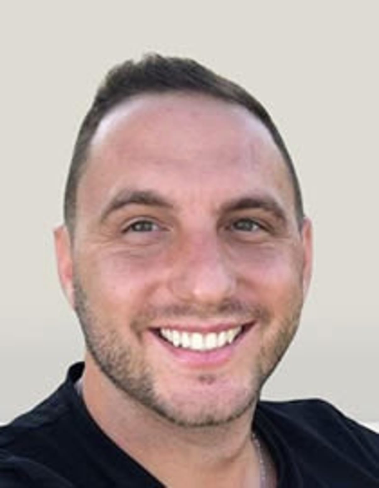 תמונת פורטרט של בעל המקצוע