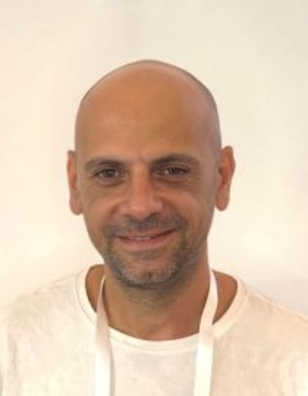 תמונת פורטרט של בעל המקצוע