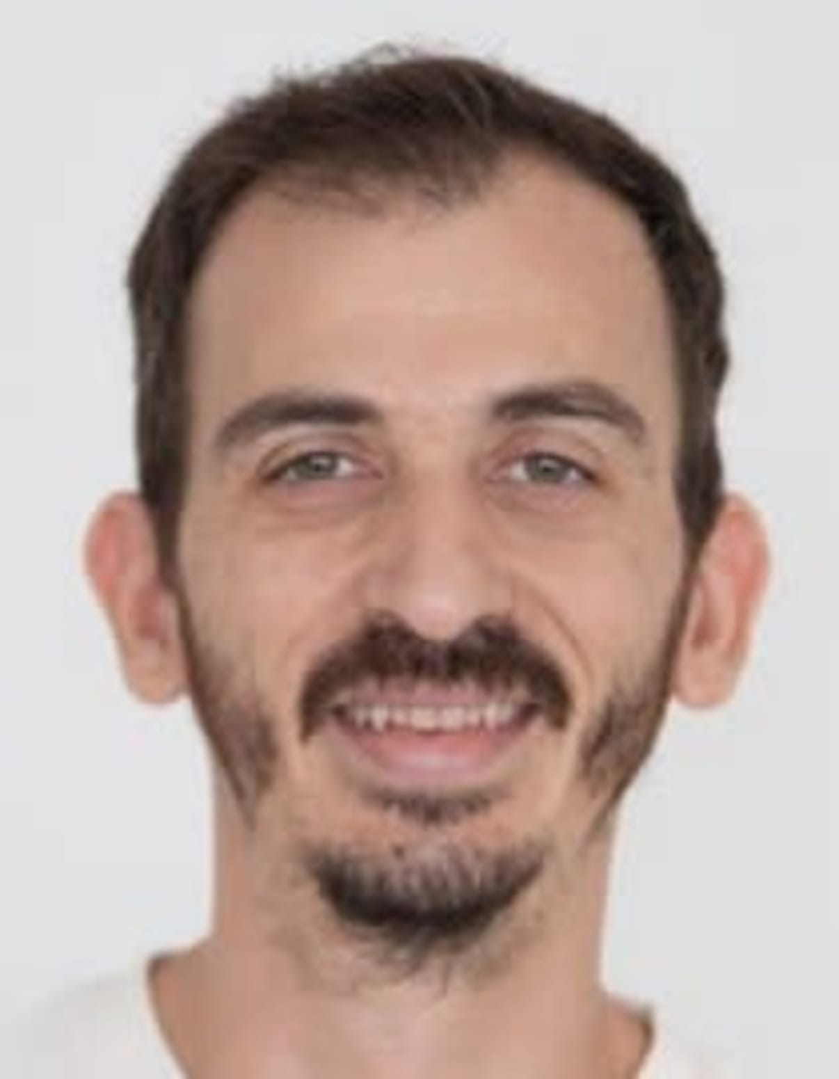 תמונת פורטרט של בעל המקצוע