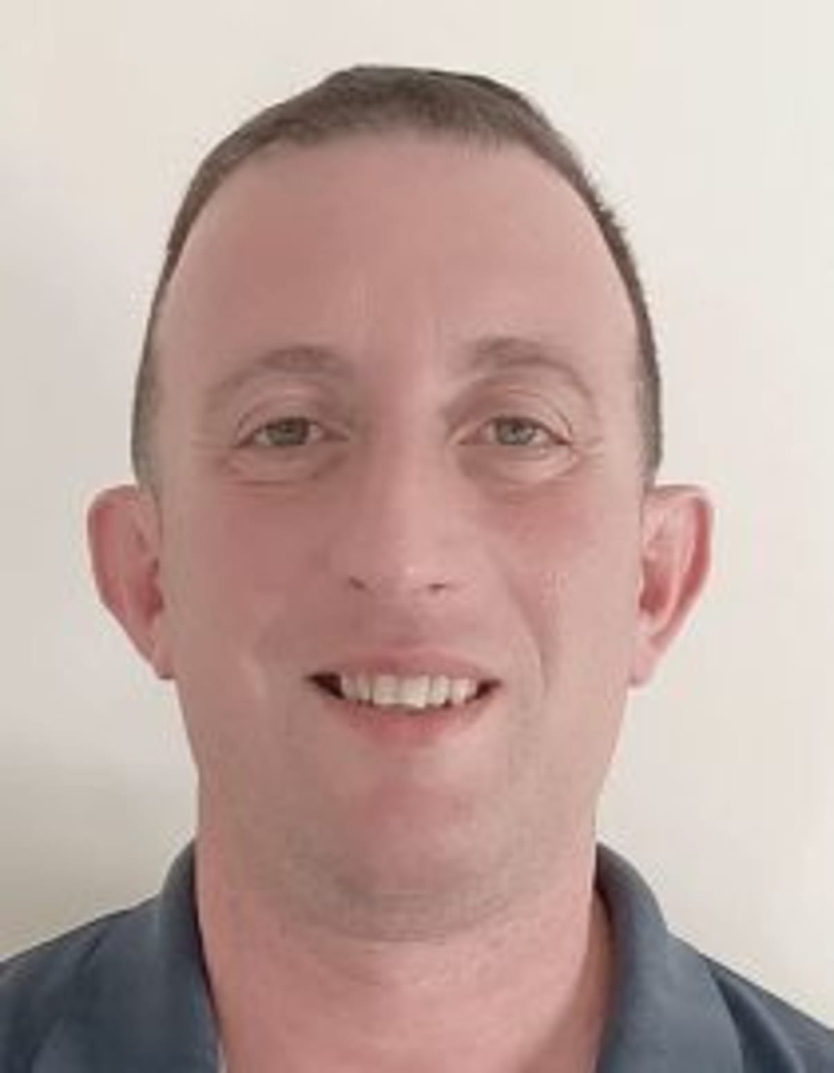 תמונת פורטרט של בעל המקצוע