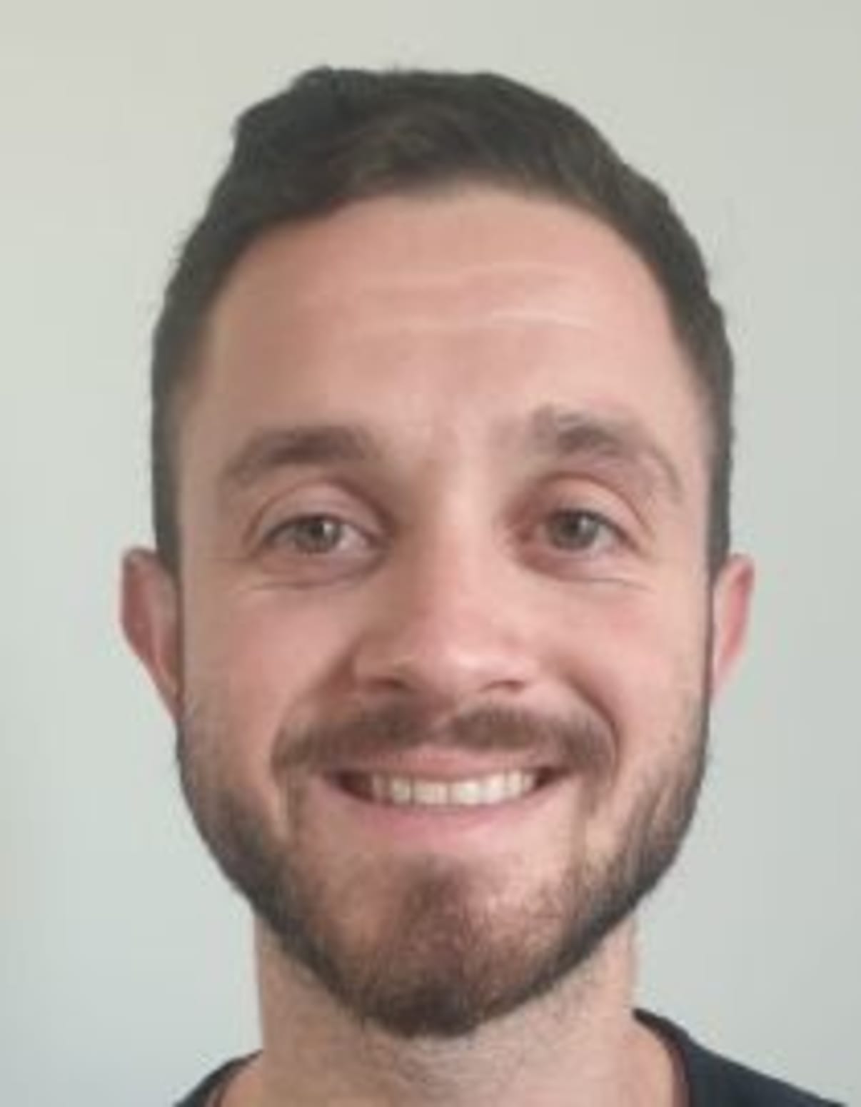 תמונת פורטרט של בעל המקצוע