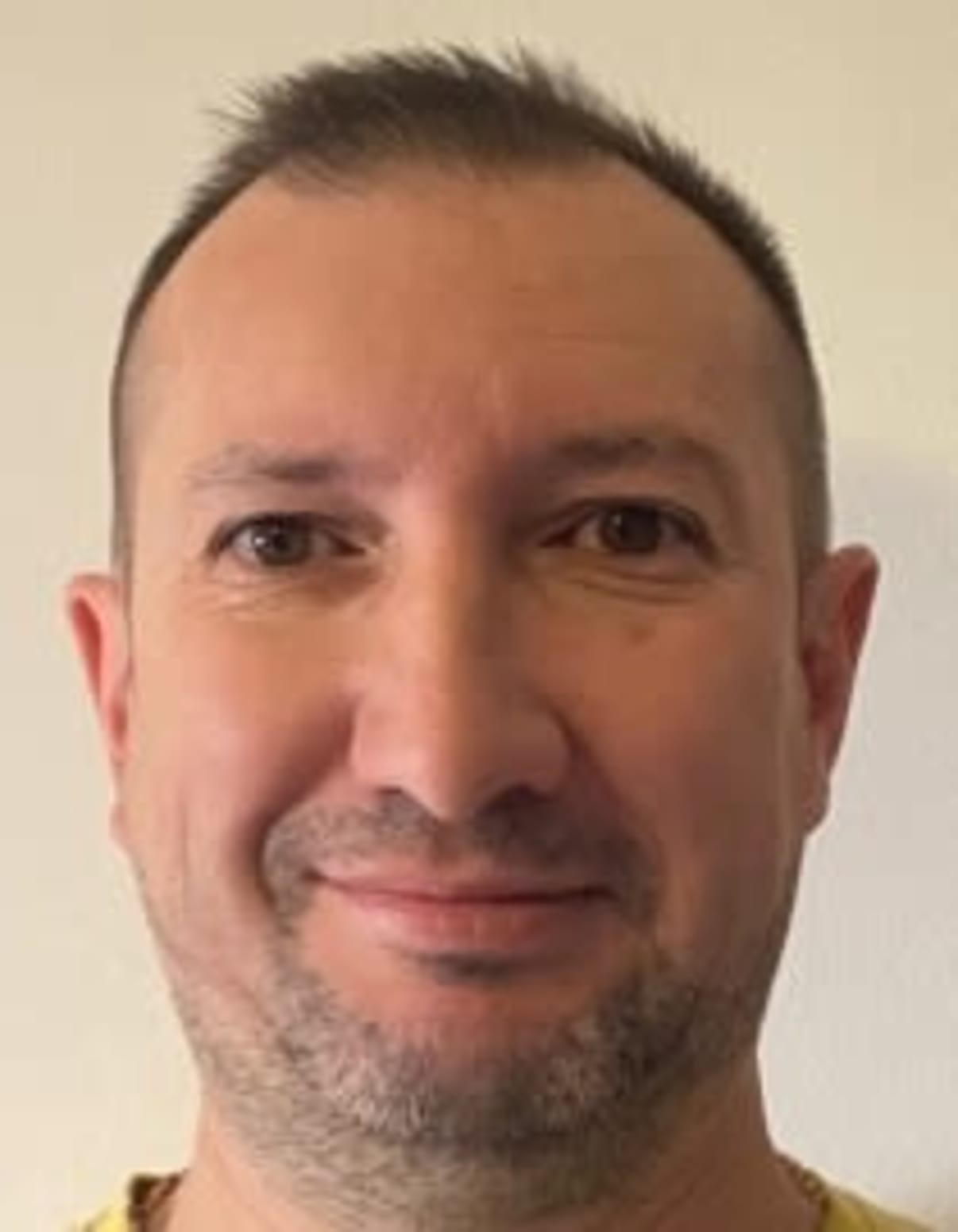 תמונת פורטרט של בעל המקצוע