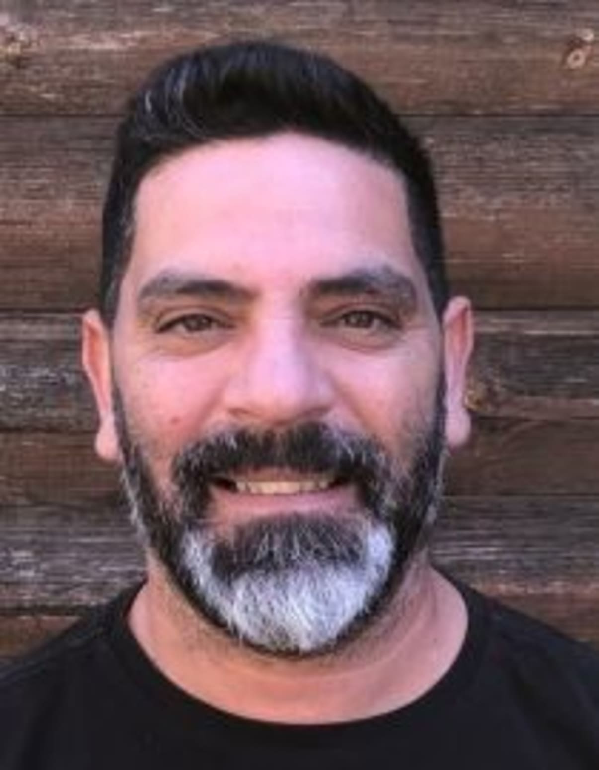 תמונת פורטרט של בעל המקצוע