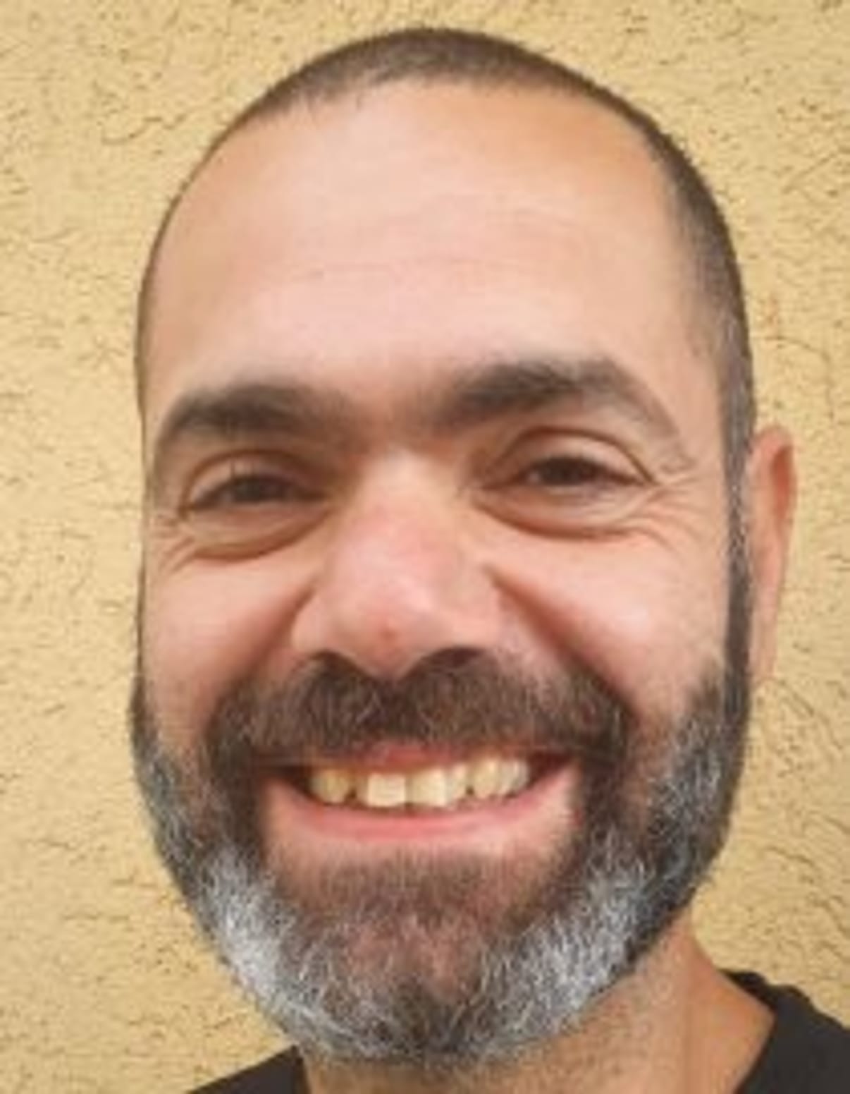 תמונת פורטרט של בעל המקצוע