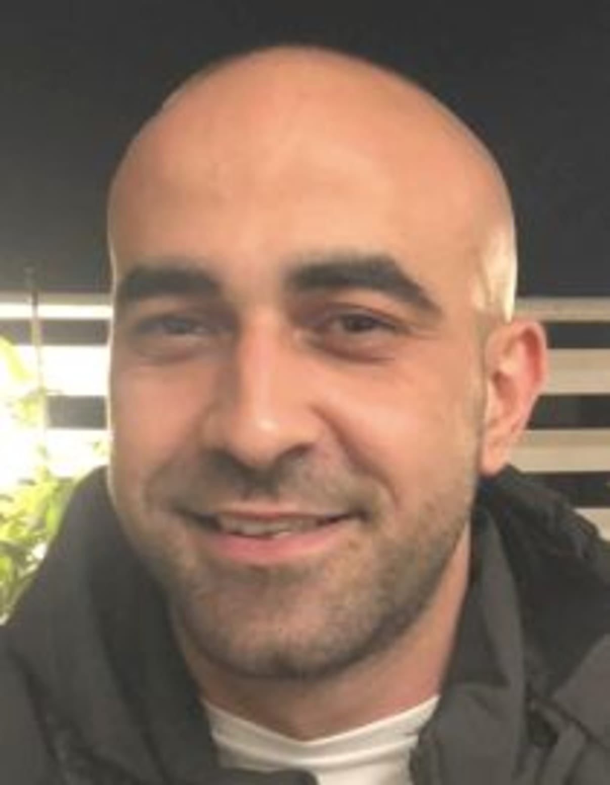 תמונת פורטרט של בעל המקצוע