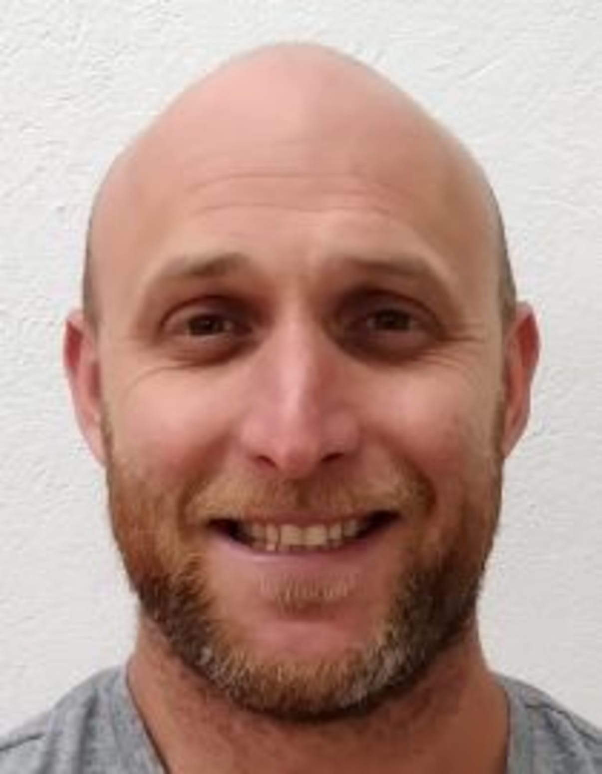 תמונת פורטרט של בעל המקצוע