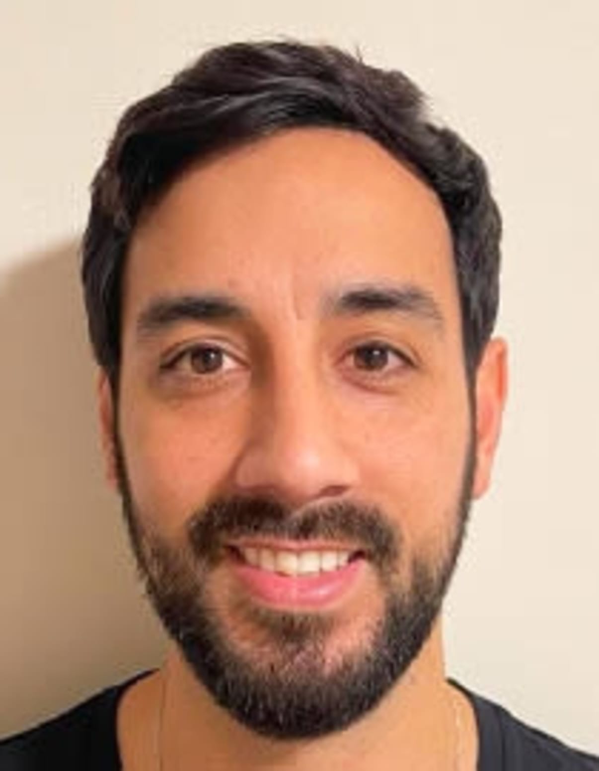 תמונת פורטרט של בעל המקצוע