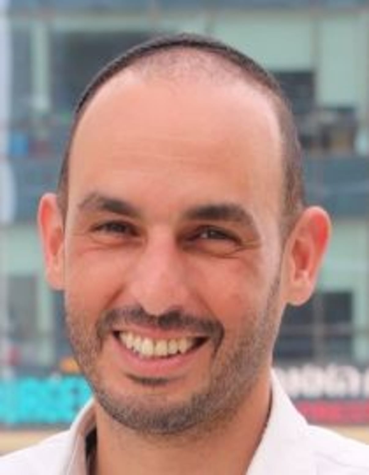 תמונת פורטרט של בעל המקצוע