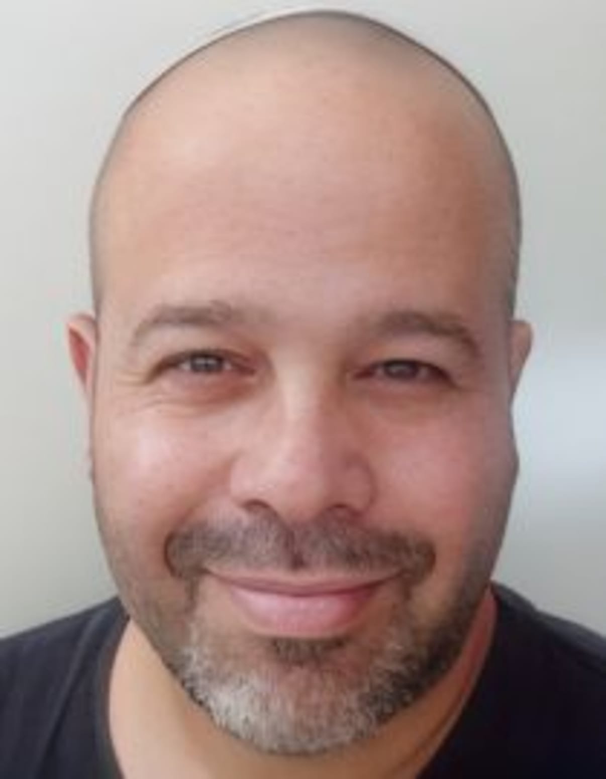 תמונת פורטרט של בעל המקצוע