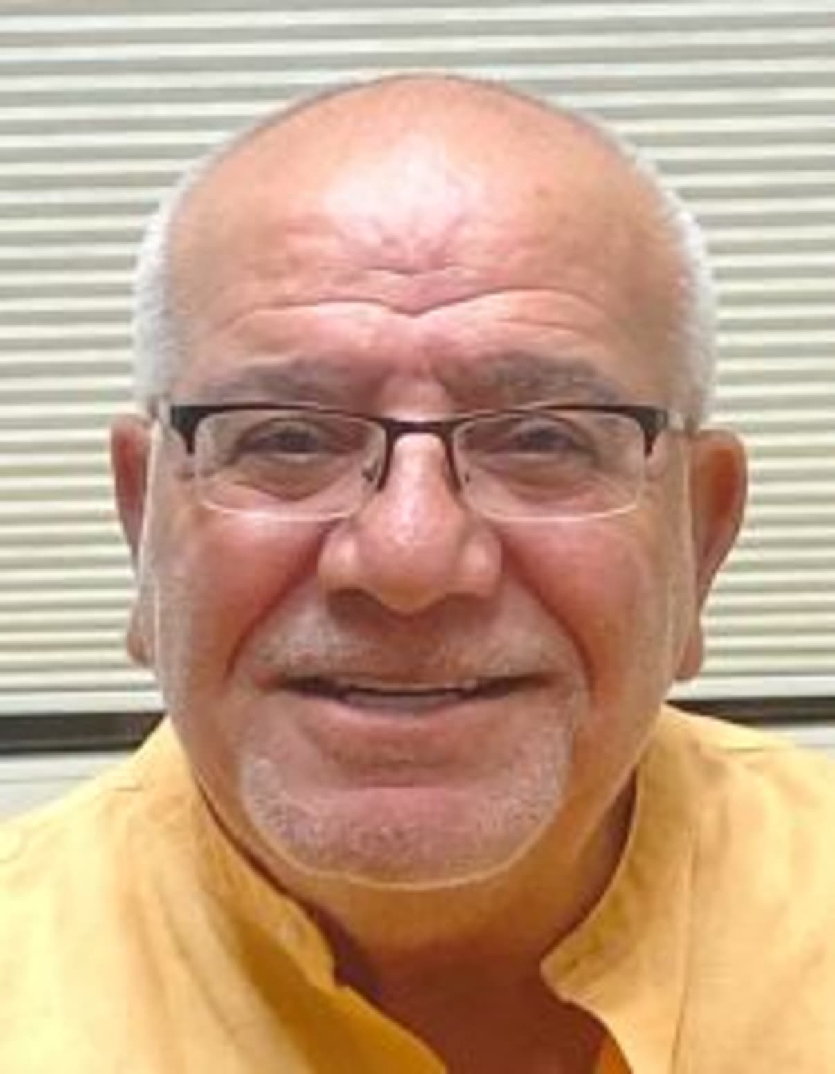 תמונת פורטרט של בעל המקצוע