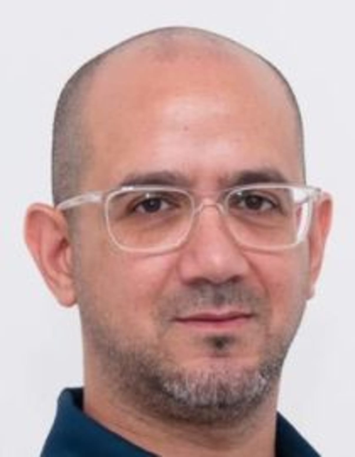 תמונת פורטרט של בעל המקצוע