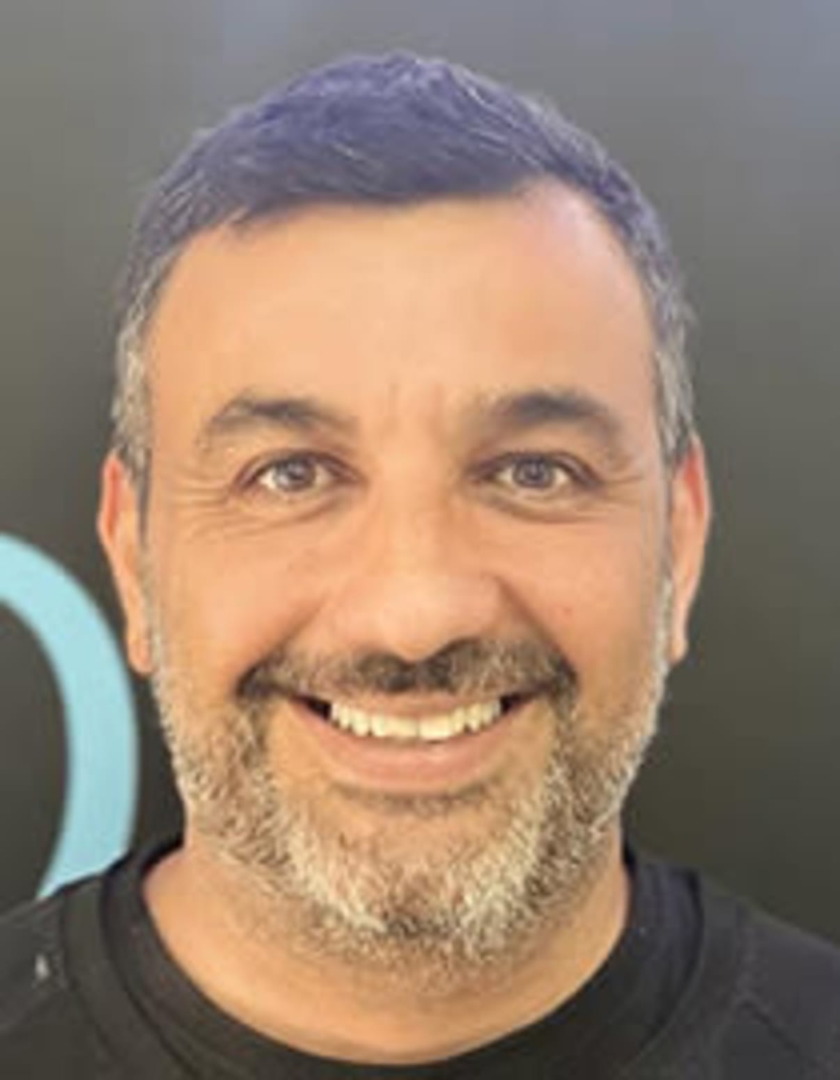 תמונת פורטרט של בעל המקצוע