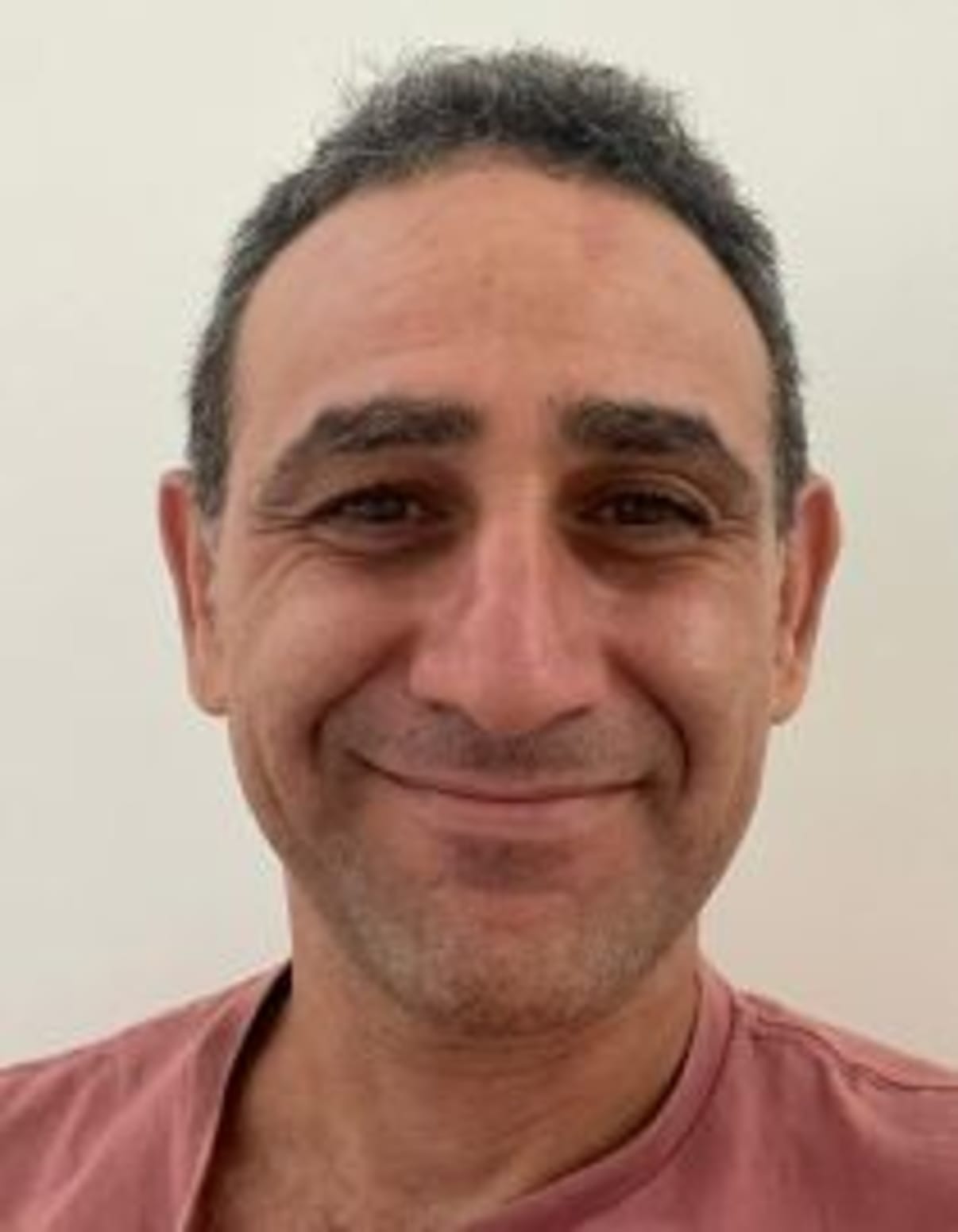 תמונת פורטרט של בעל המקצוע