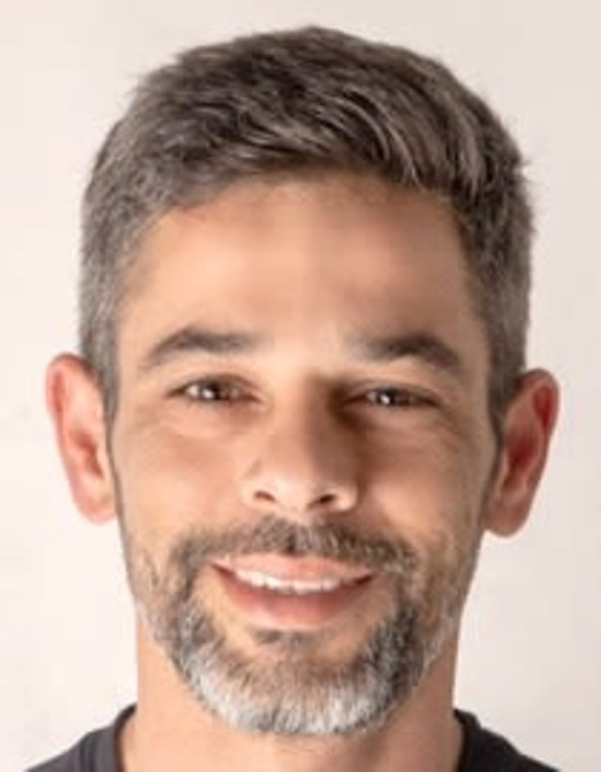 תמונת פורטרט של בעל המקצוע