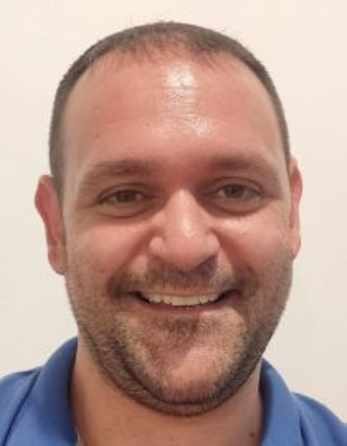 תמונת פורטרט של בעל המקצוע