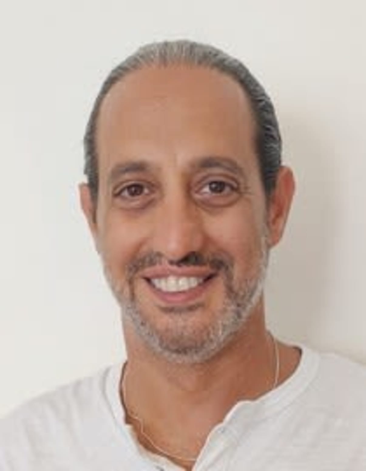 תמונת פורטרט של בעל המקצוע