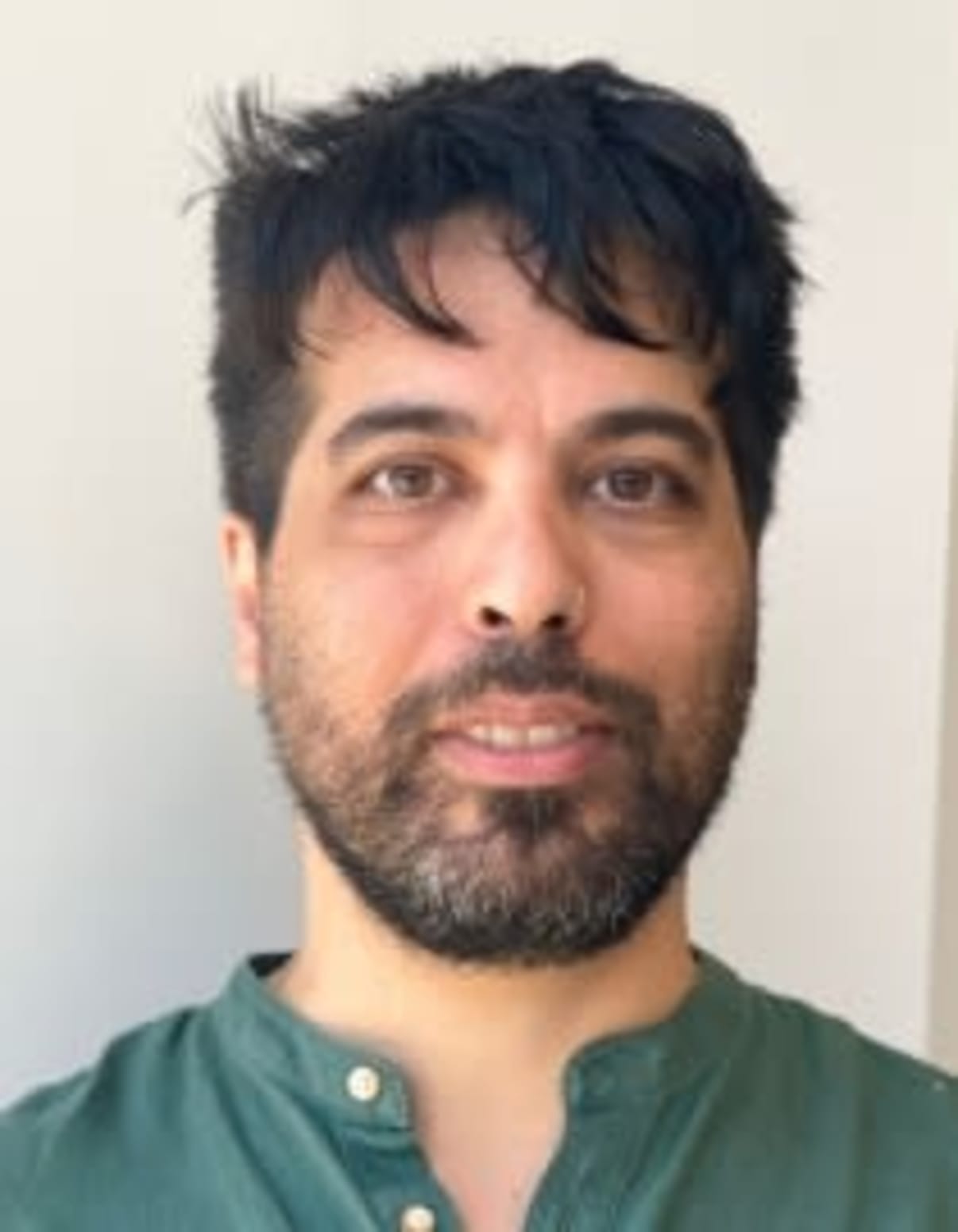 תמונת פורטרט של בעל המקצוע