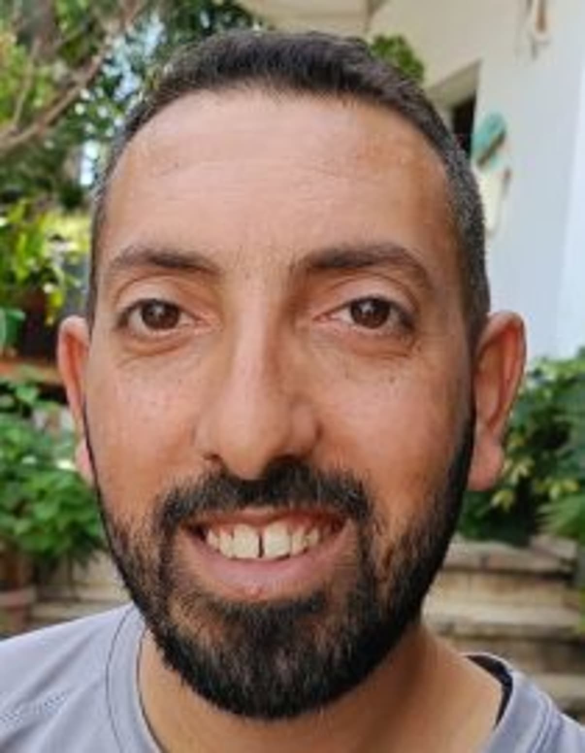 תמונת פורטרט של בעל המקצוע