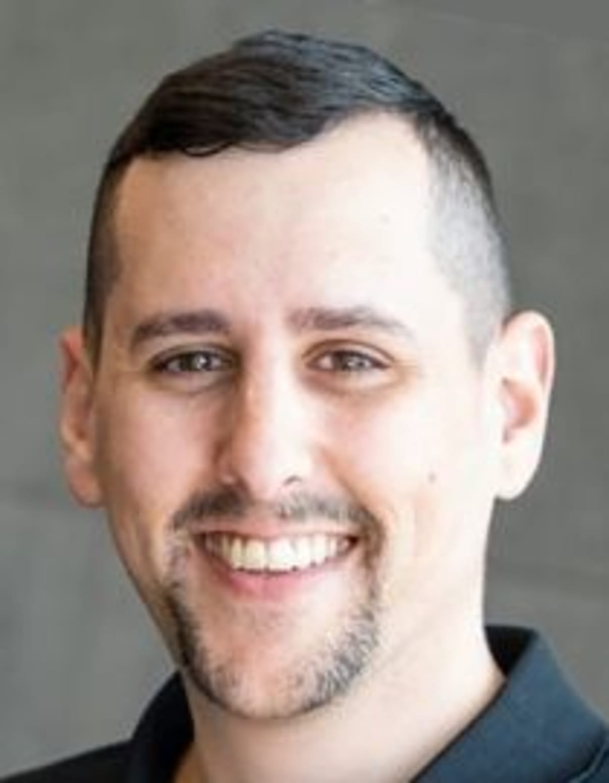 תמונת פורטרט של בעל המקצוע