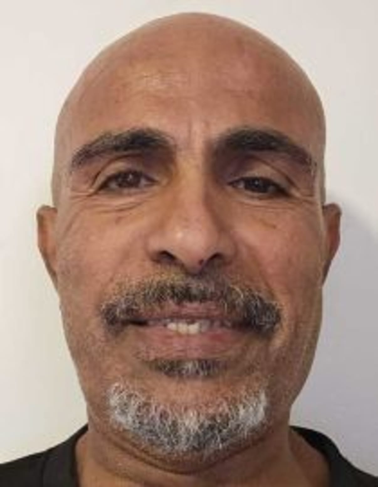 תמונת פורטרט של בעל המקצוע