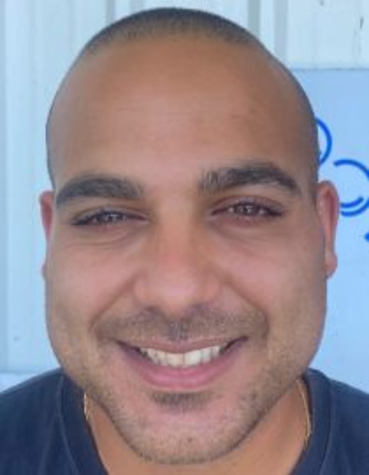 תמונת פורטרט של בעל המקצוע