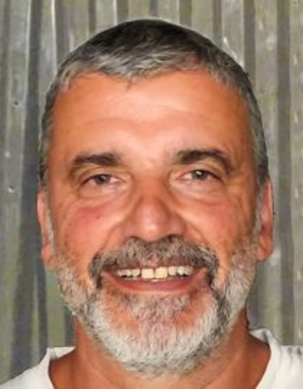 תמונת פורטרט של בעל המקצוע