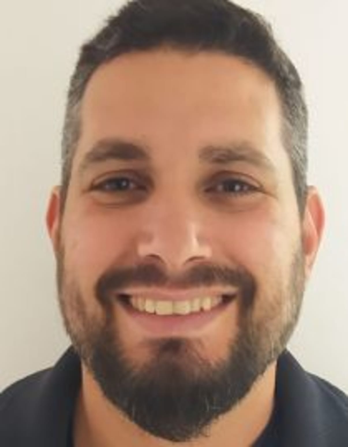 תמונת פורטרט של בעל המקצוע