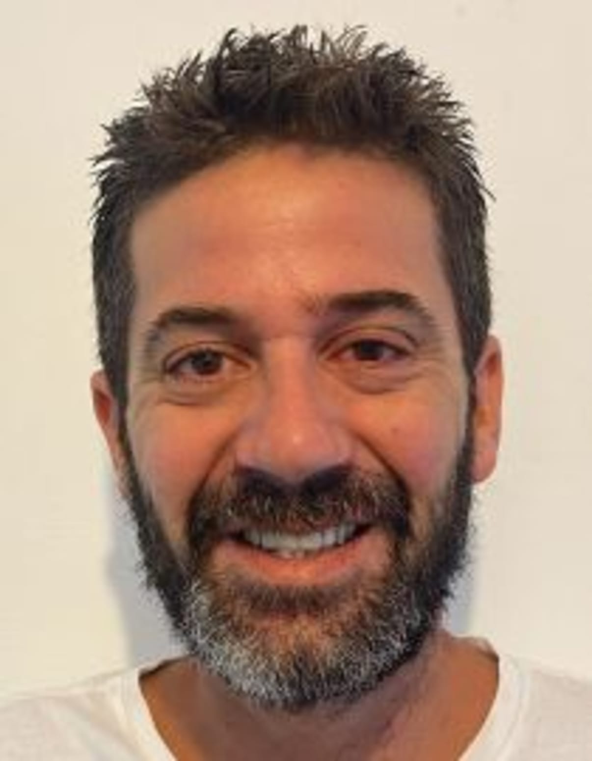 תמונת פורטרט של בעל המקצוע