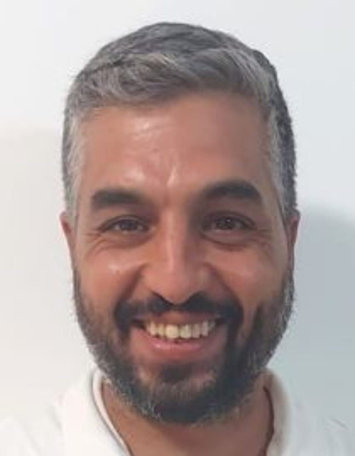 תמונת פורטרט של בעל המקצוע