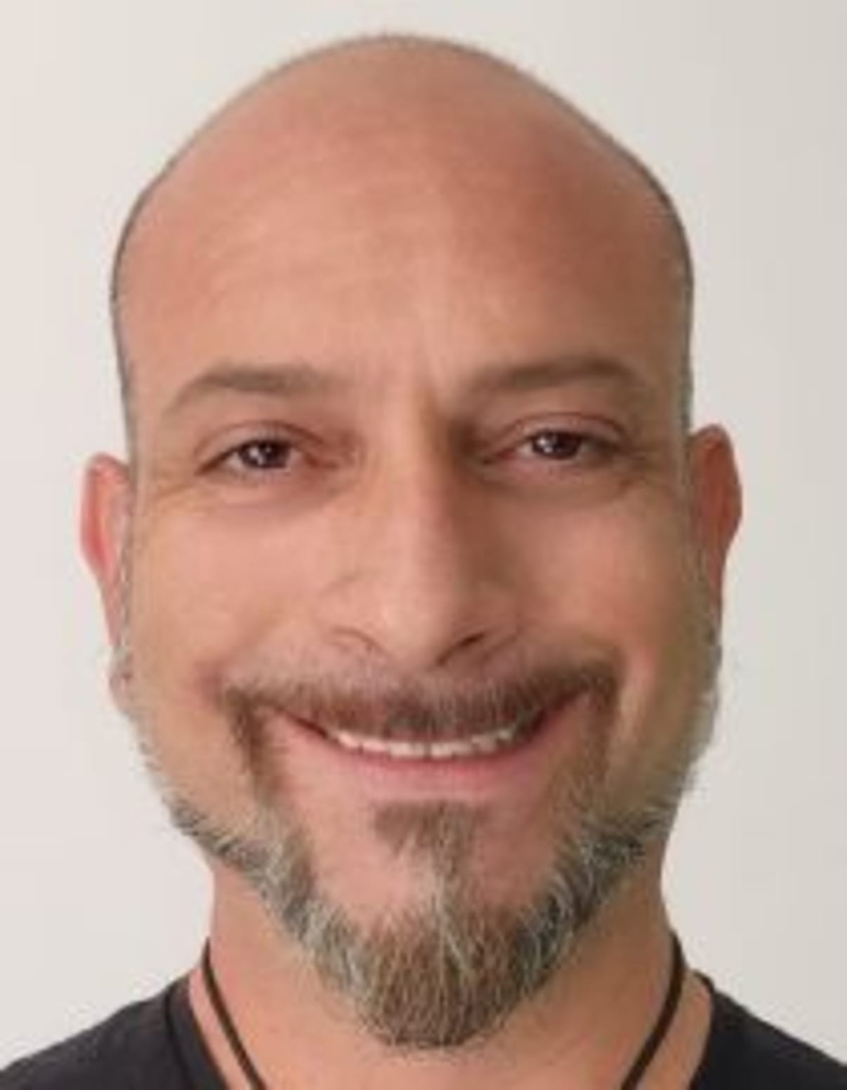 תמונת פורטרט של בעל המקצוע