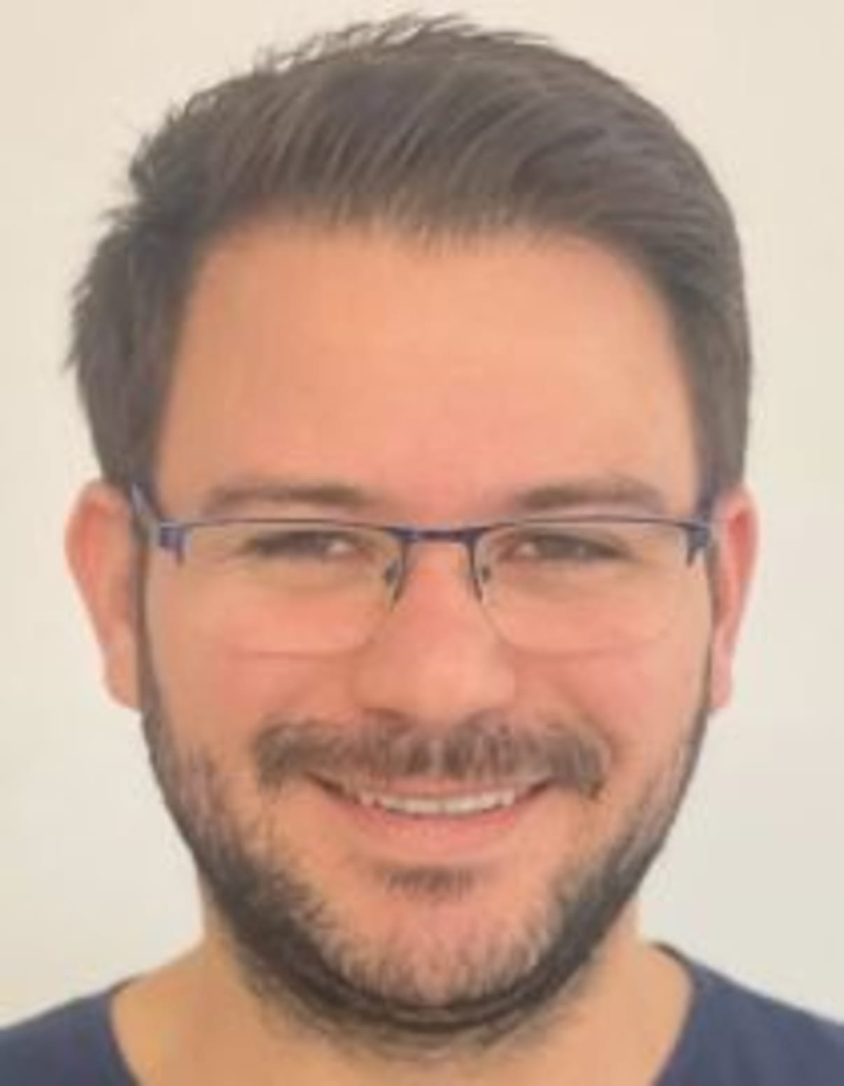 תמונת פורטרט של בעל המקצוע