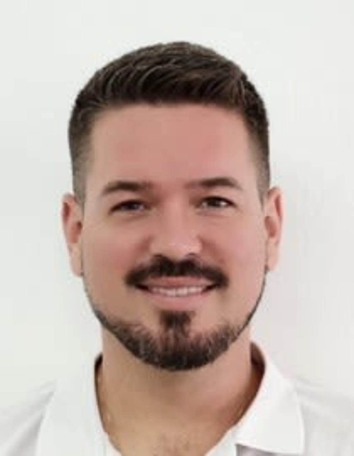 תמונת פורטרט של בעל המקצוע