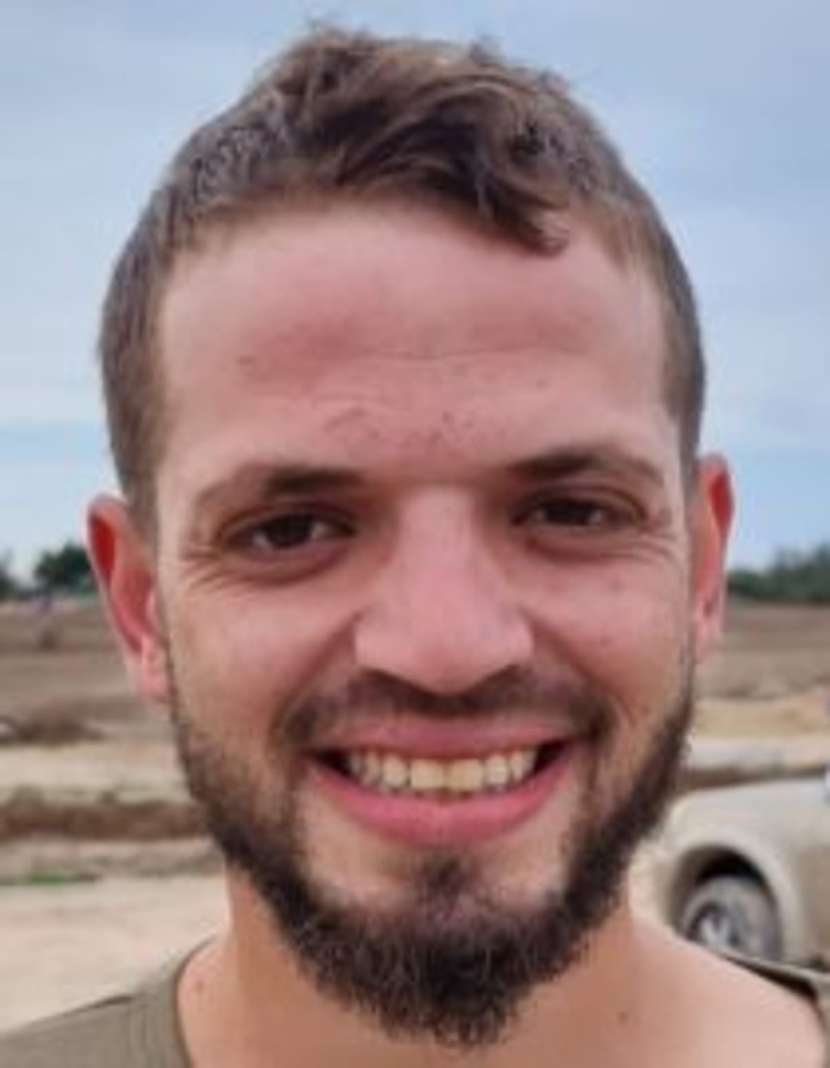 תמונת פורטרט של בעל המקצוע