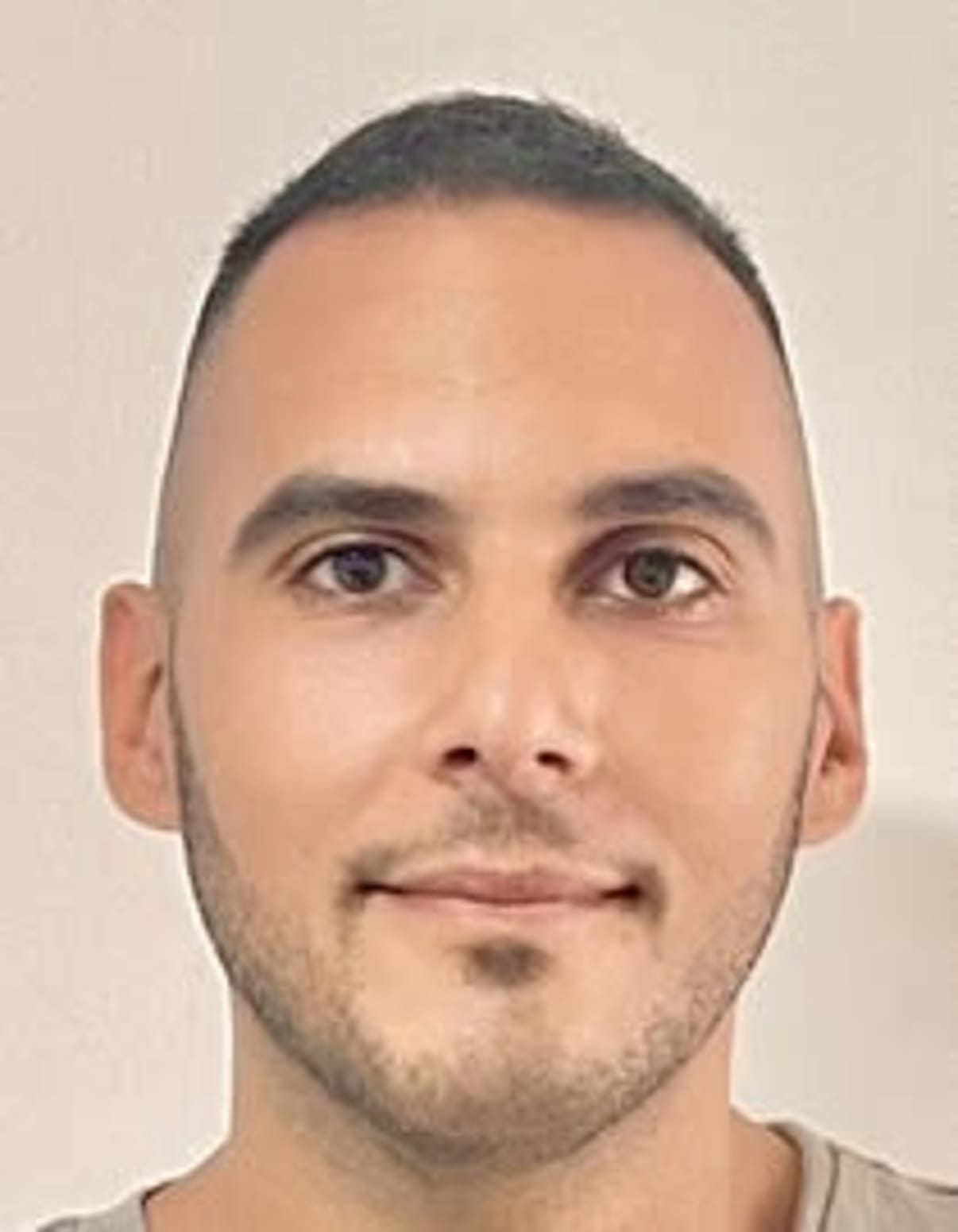 תמונת פורטרט של בעל המקצוע