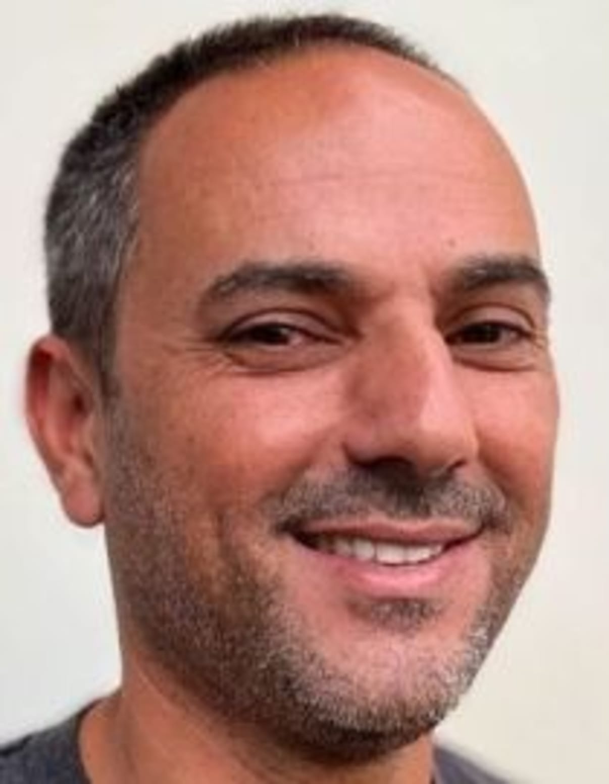 תמונת פורטרט של בעל המקצוע