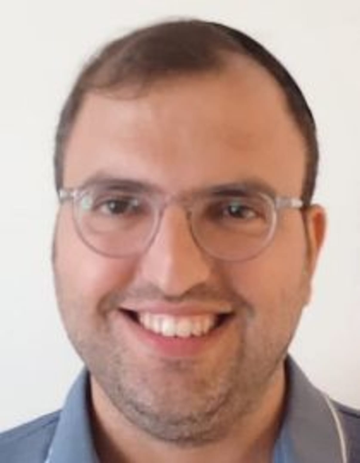 תמונת פורטרט של בעל המקצוע