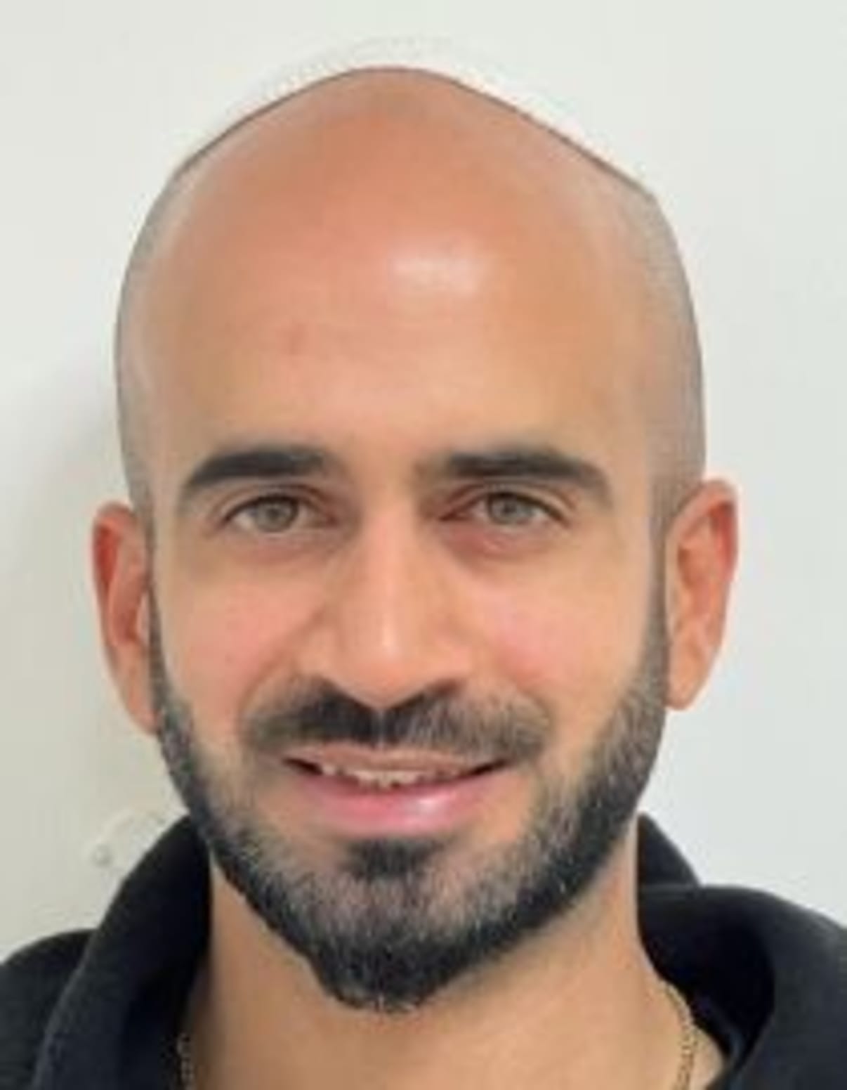 תמונת פורטרט של בעל המקצוע